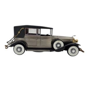 Vintage 1928 Lincoln Novelty AM Transistor Radio Toy Car Made In Japan 611
